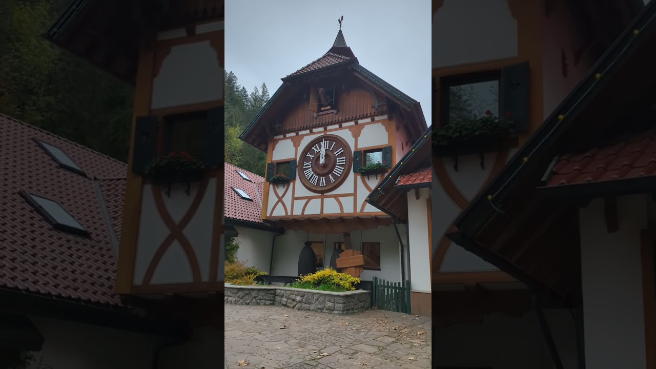 Weltgr&ouml;&szlig;te Kuckucksuhr in Triberg Schwarzwald