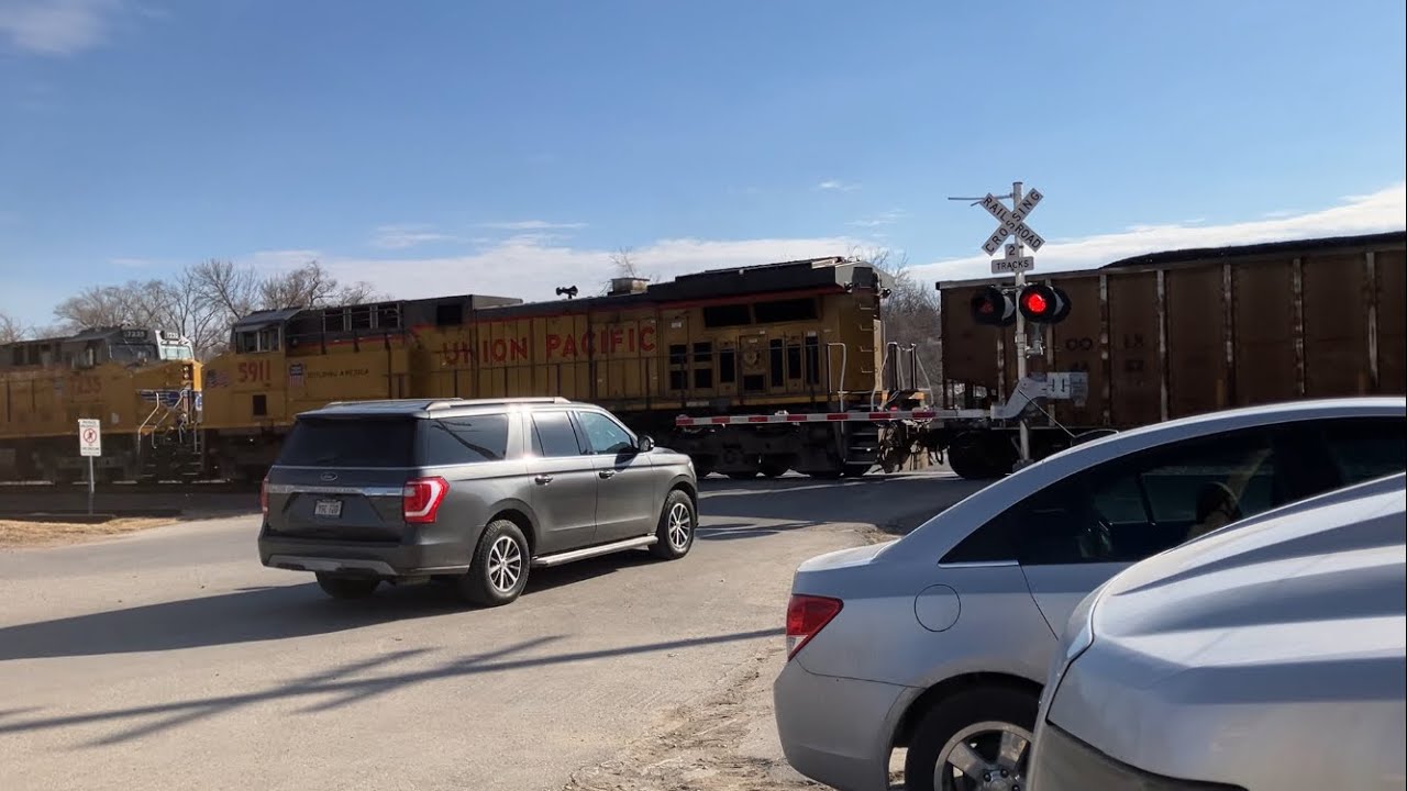 UP 5934 Coal Train East, Main St. Railroad Crossing, Elkhorn Omaha NE