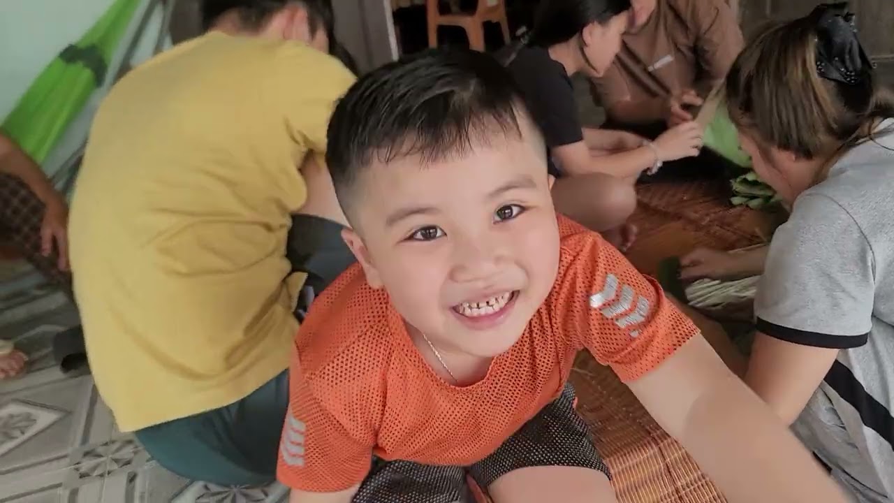 Gói bánh chưng 2026 gia đình em