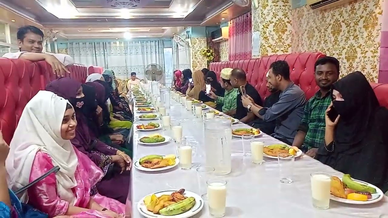 ইফতার পার্টির আয়োজন । 