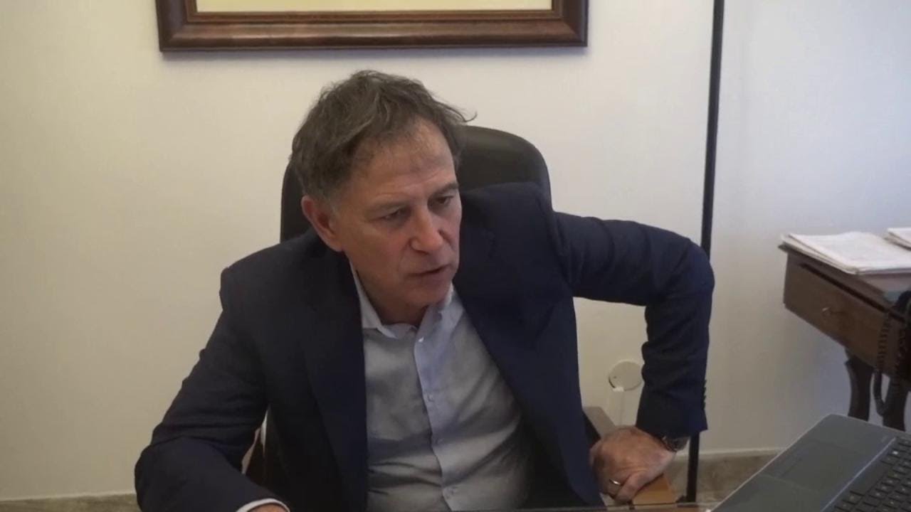 Palermo, filma il caos al pronto soccorso e viene ammanettato: 