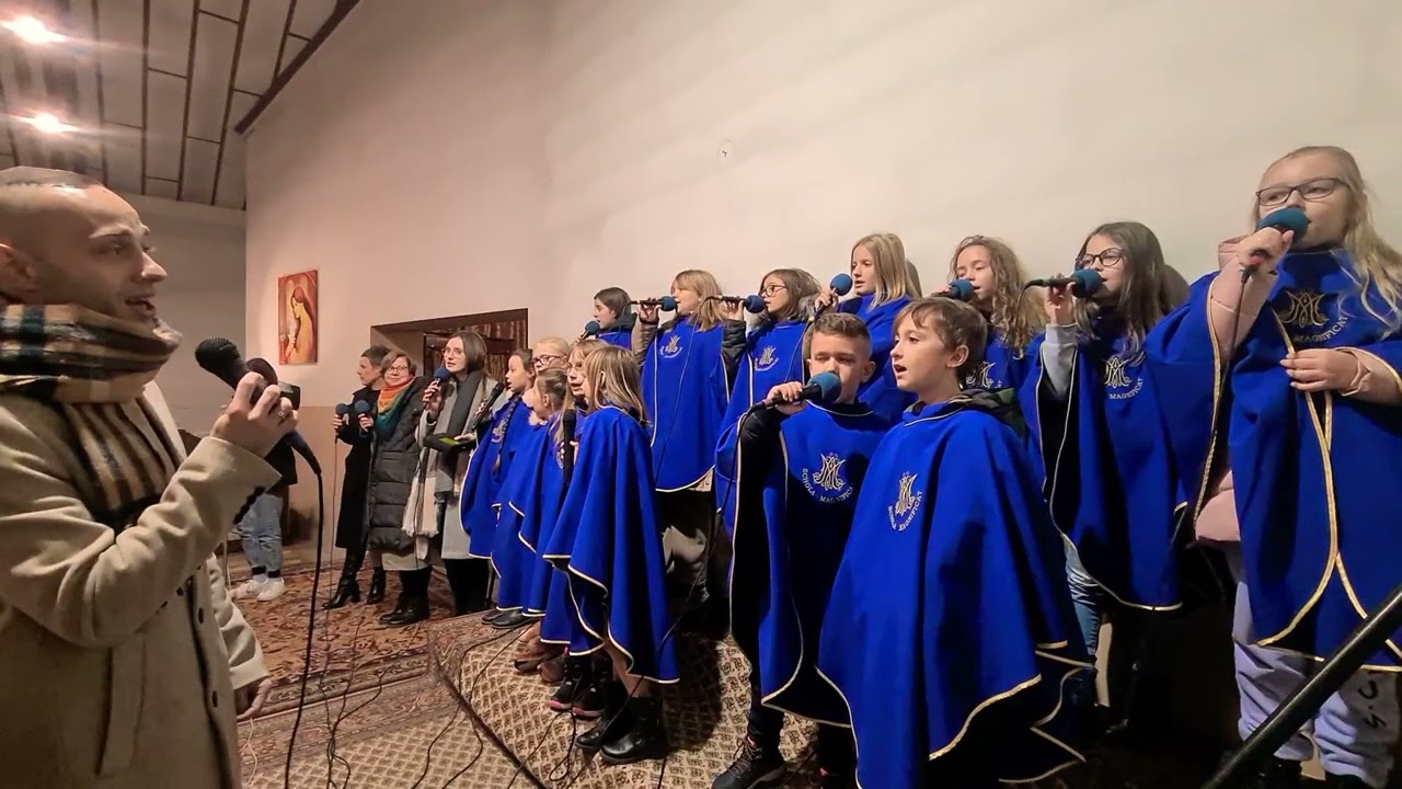 Chlebie najcichszy / Schola + Zespół