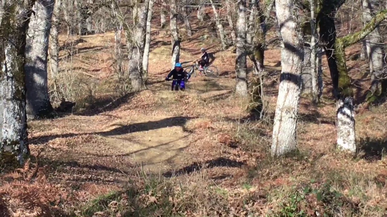 Disfrutando en Arbizu con las bicis de enduro