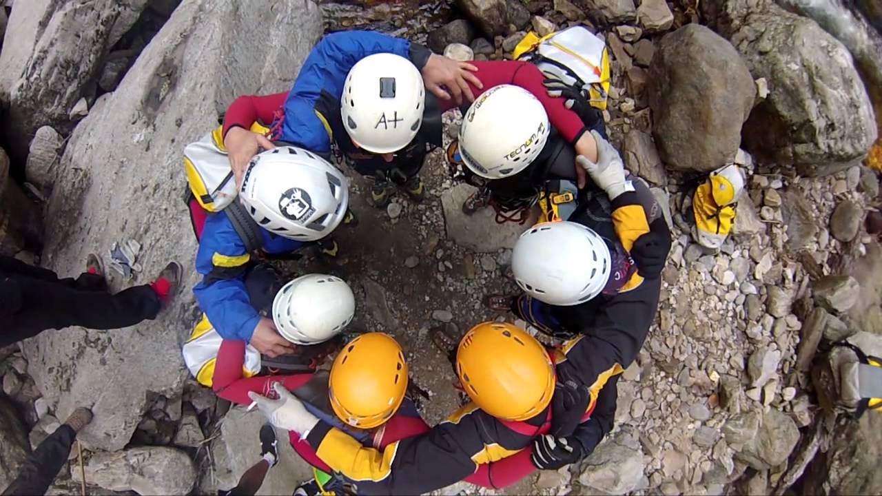 Trailer ECH 2013, Runchet Khola. Las entrañas del gigante.