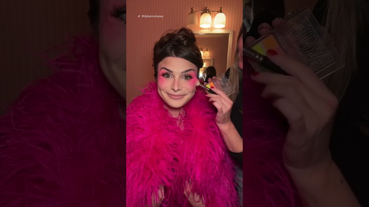 Dylan Mulvaney's Nike ad and Bud Light video protested by right-wingers #trans #dylanmulvaney #nike
