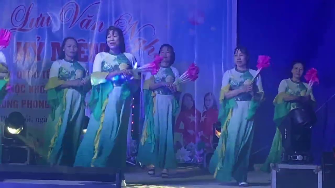 Clb dân vũ thôn phúc bồi 