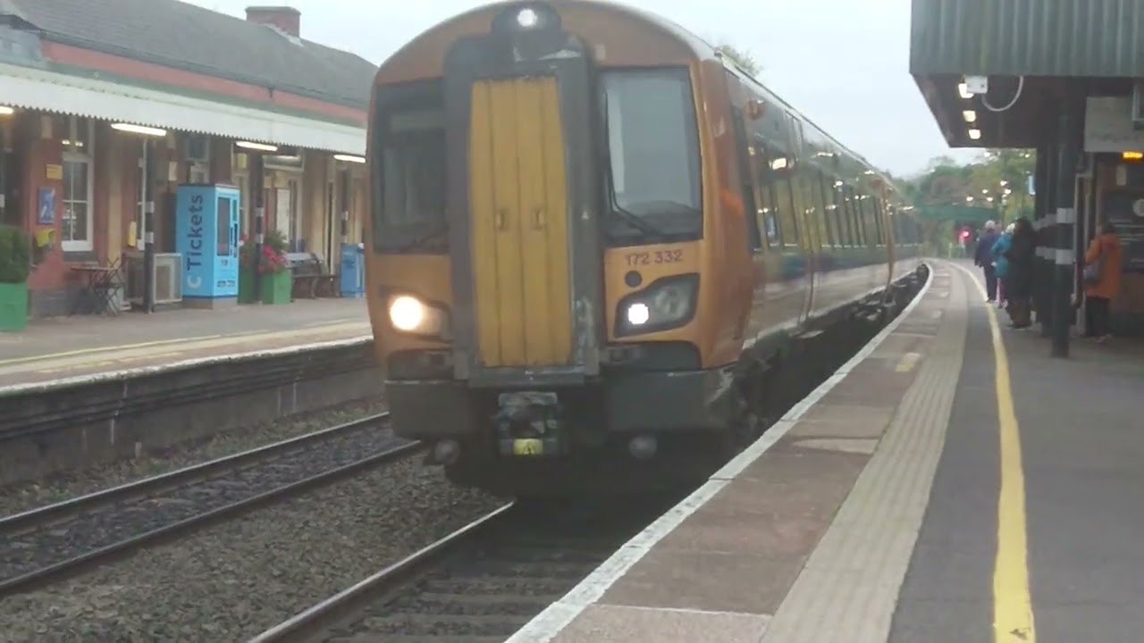 Trains at Dorridge (CML) 30/10/24