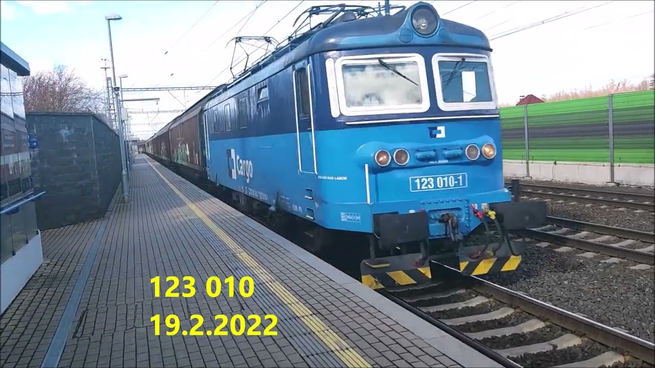 Uhelka je dal&scaron;&iacute; kr&aacute;sn&aacute; lokomotiva