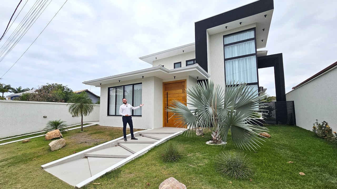 SUA CASA DE PRAIA MODERNA EM BÚZIOS RJ! 4 SUÍTES, LAZER E GOURMET