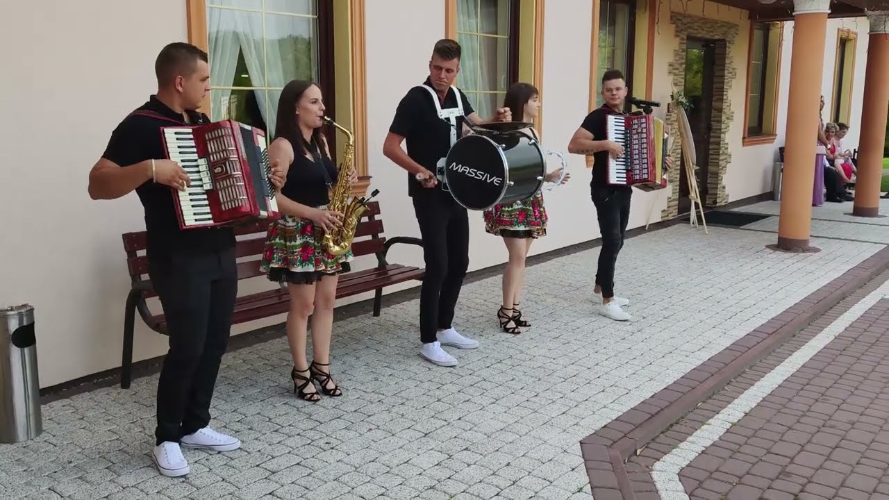 Zesp&oacute;ł MASSiVE - 𝐌𝐚𝐫𝐬𝐳 𝐖𝐞𝐬𝐞𝐥𝐧𝐲 𝐏𝐨𝐰𝐢𝐭𝐚𝐥𝐧𝐲 🎷🎹 BEZ PRĄDU 😂
