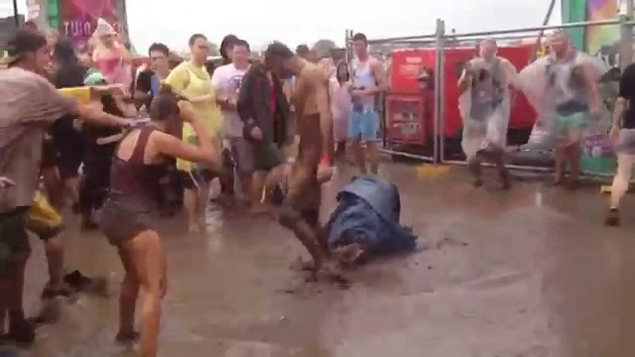 Worm and snail dance at Future Music Festival Brisbane 2013