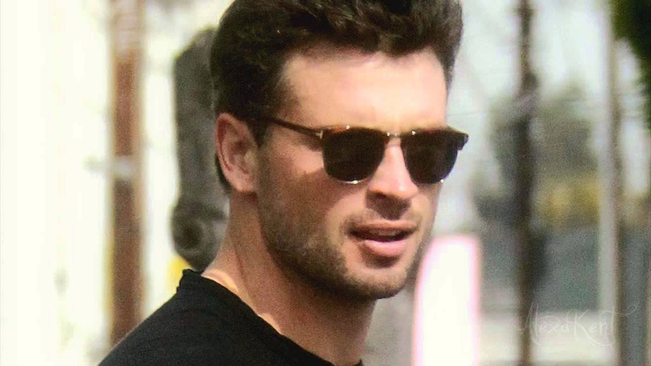 Tom Welling Sexy is back