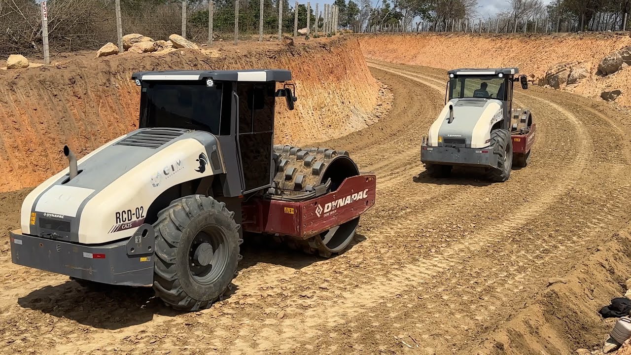 Veja novamente o trabalho dos rolos da dynapac na terraplanagem do aeroporto de Araruna pb