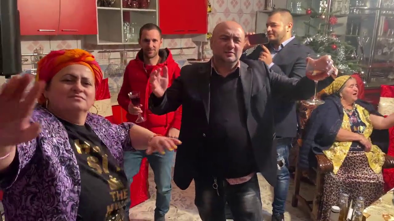 Leo de la Strehaia se împăca cu Anca in Live ❌ Olga dansează de bucurie ❌ Patroana acționează ❌