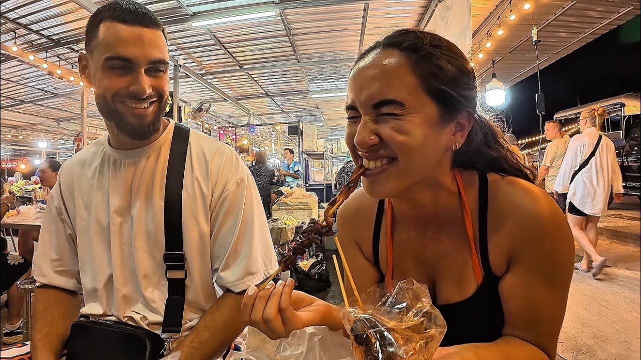 Примечание: Не ходите со мной на ночной рынок, если не хотите, чтобы вас заставили попробовать ст...