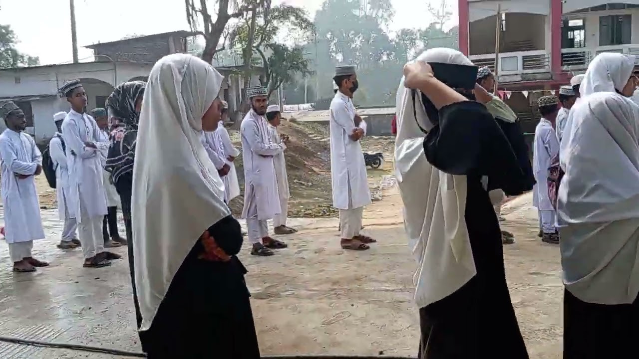 মাদ্রাসায় পিটি হচ্ছে 