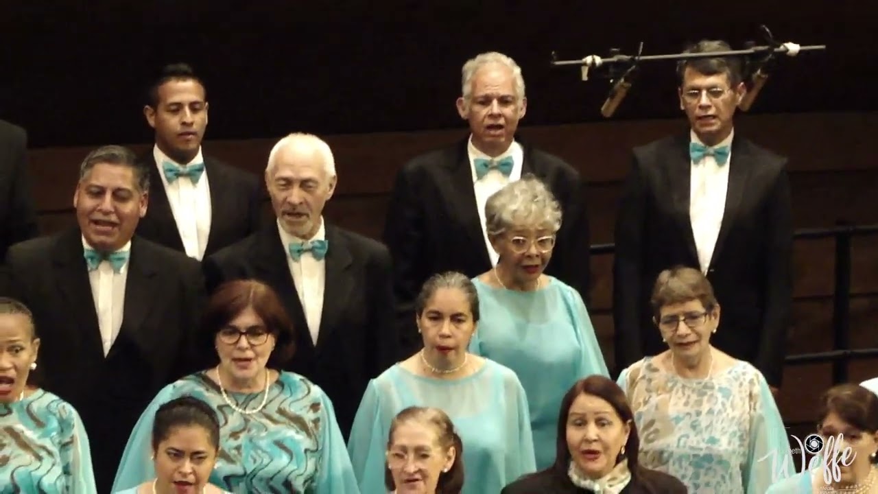 CORO POLIFÓNICO RAFAEL SUÁREZ - LA REINA