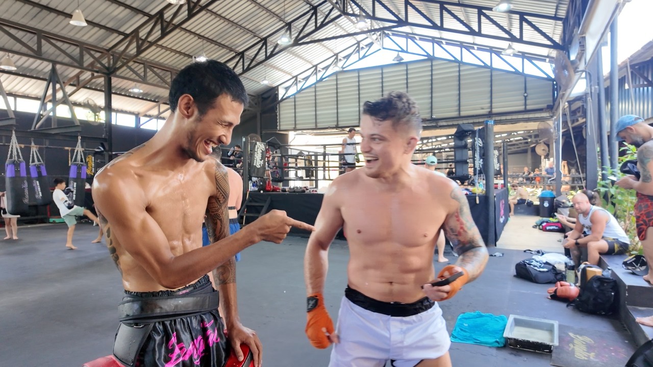 NAK MUAY CAMP - OBOZOWE ŻYCIE, TRENING Z PATRYKIEM KACZMARCZYKIEM I WIĘCEJ...