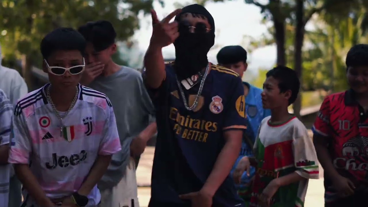 Kingstar ( HoLIDAY ) ft Lil A J  prod..Bastikoko ..offlcial mv .mp4