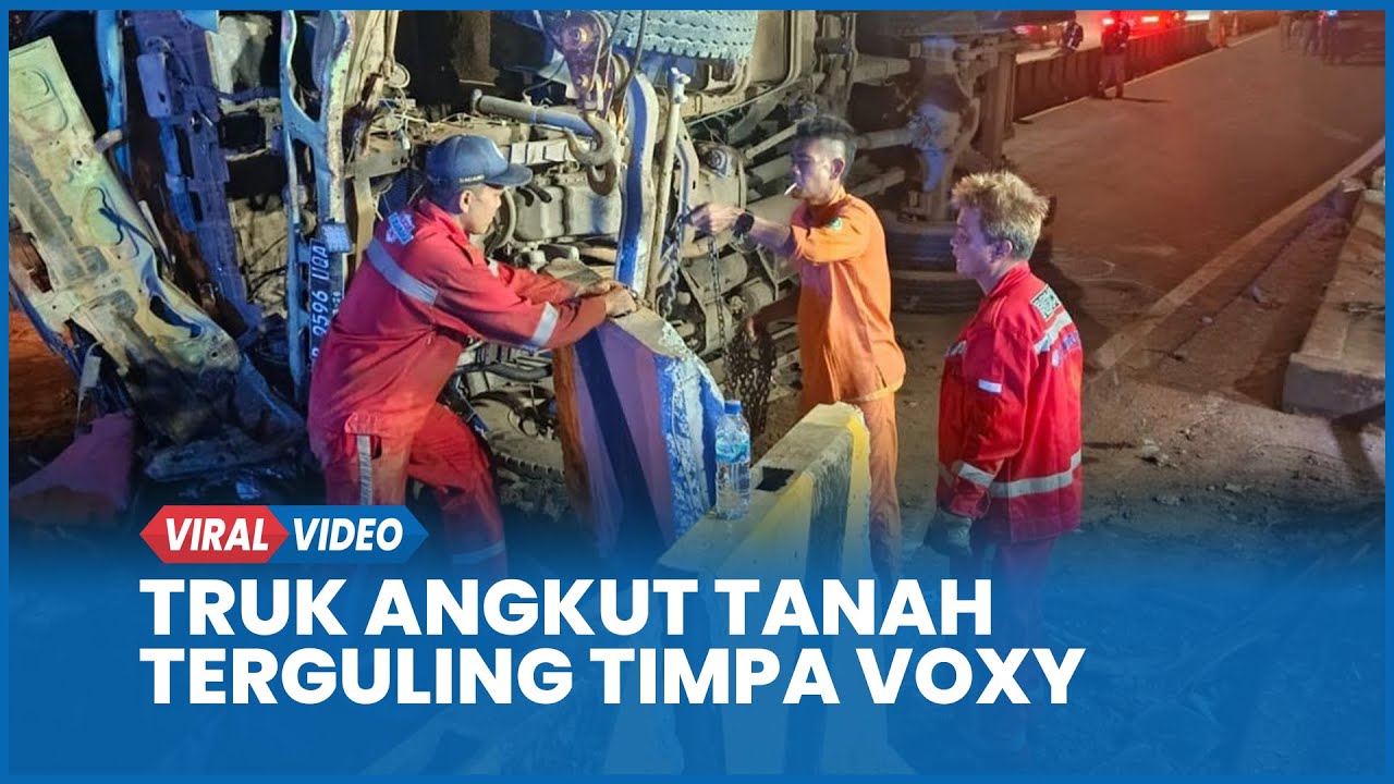 Kronologi Kecelakaan Truk Dump Tanah Terguling Timpa Voxy di Exit Tol Karawang WNA Jepang Meninggal