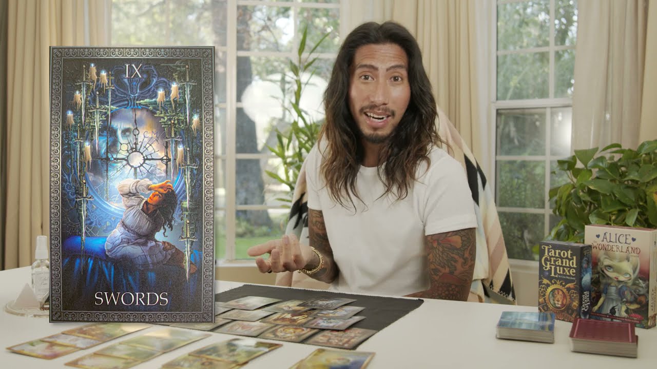 DIVINE FEMININE TAROT READING | THEY HAVE A MESSAGE THAT YOU NEED TO HEAR | MARCH, 2021