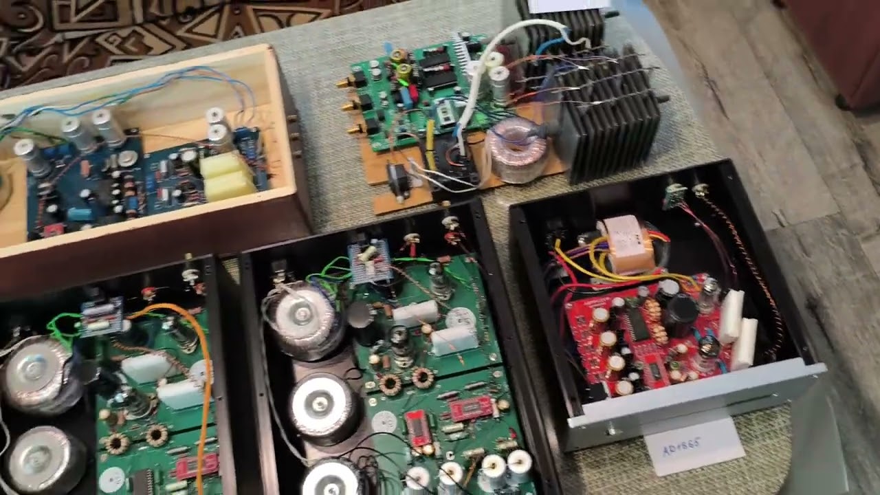 О цапах и реализациях. Ad1865 (6n11), Pcm58, Es9038pro (Dc200). Четыре чипа, пять реализаций.