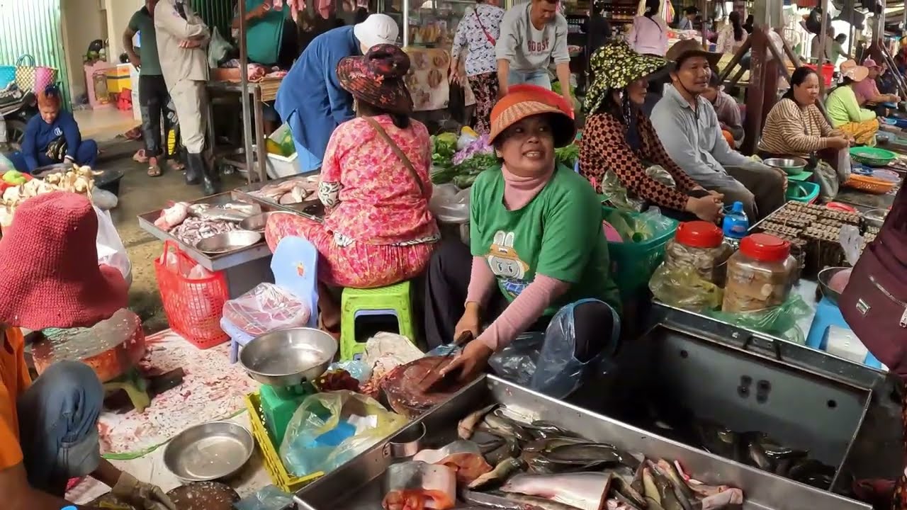 Best Cambodia Fresh Market & Daily Street Food Tour- Lively Fish, Snails, Frogs, Breakfast &Activity
