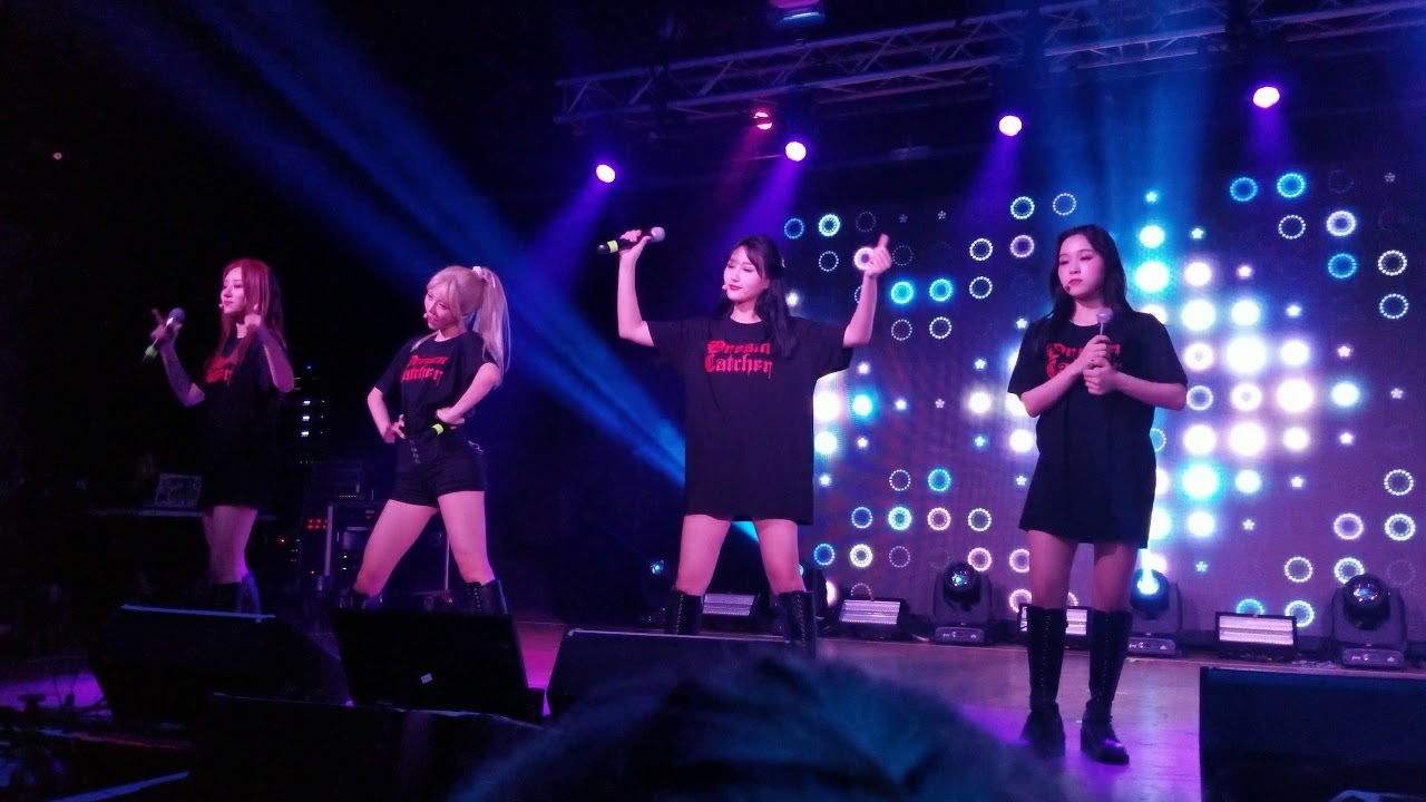 Dreamcatcher (드림캐쳐) - Wake Up - Live in Chicago 191208 - 4k Fancam