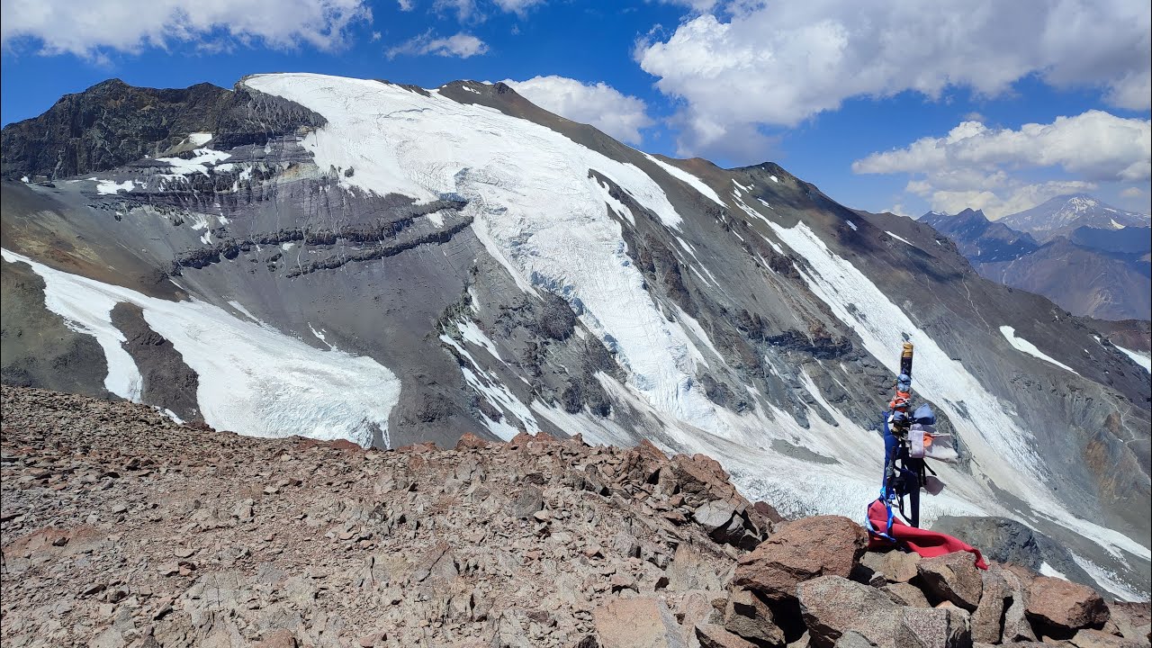 Cumbre cerro leonera por el día 4.954 msnm. - Enero 2024