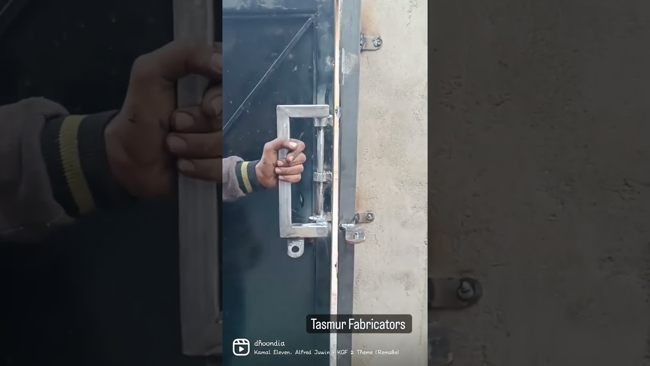 Sliding gate handle plus lock 2 in 1