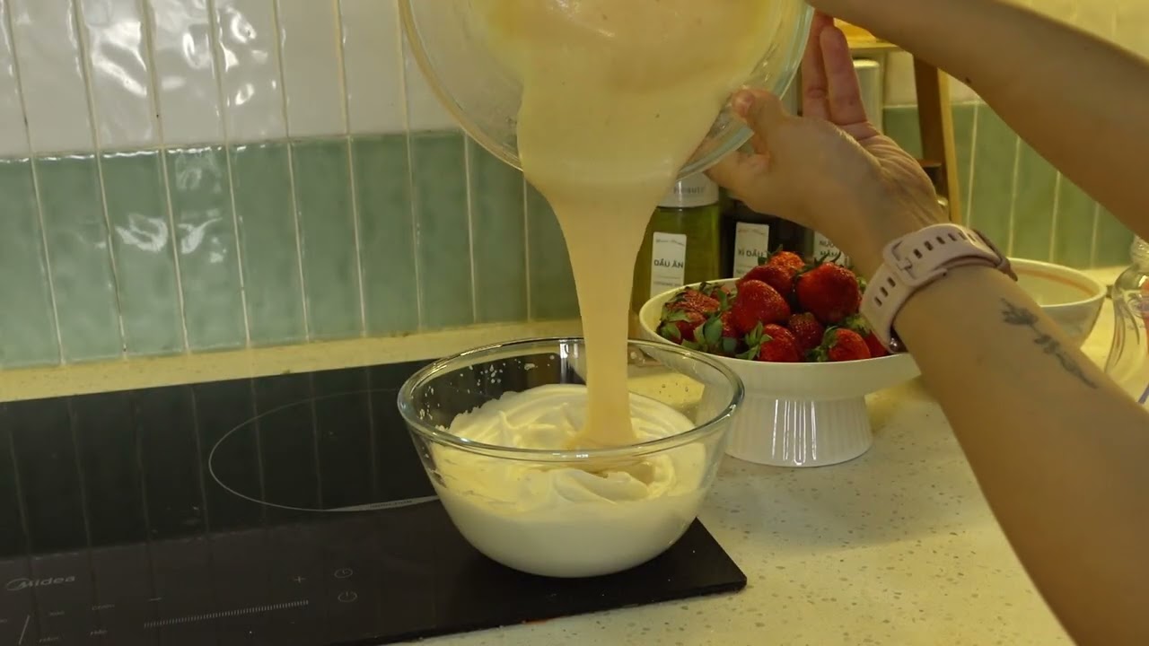 Bake With Me Vlog #8 | My Homemade Strawberry Cake Journey