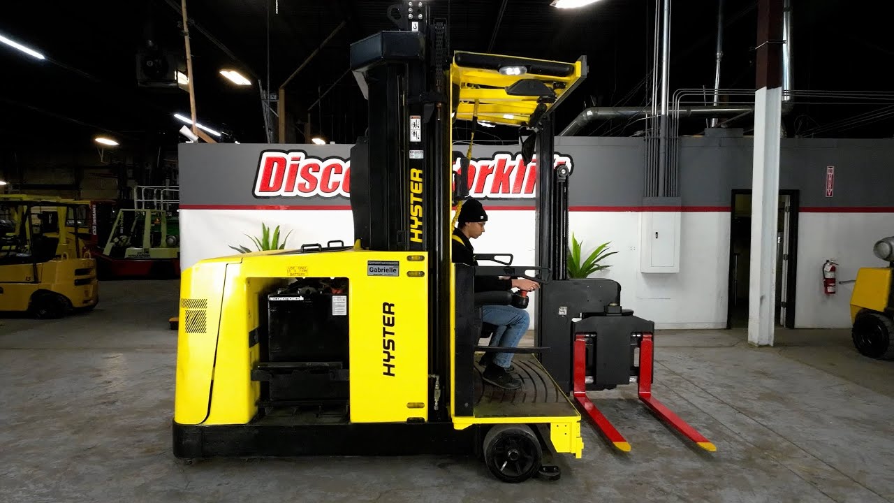 HYSTER V30ZMU 3,000 lb Electric #035P - Man Up Swing Mast for Sale