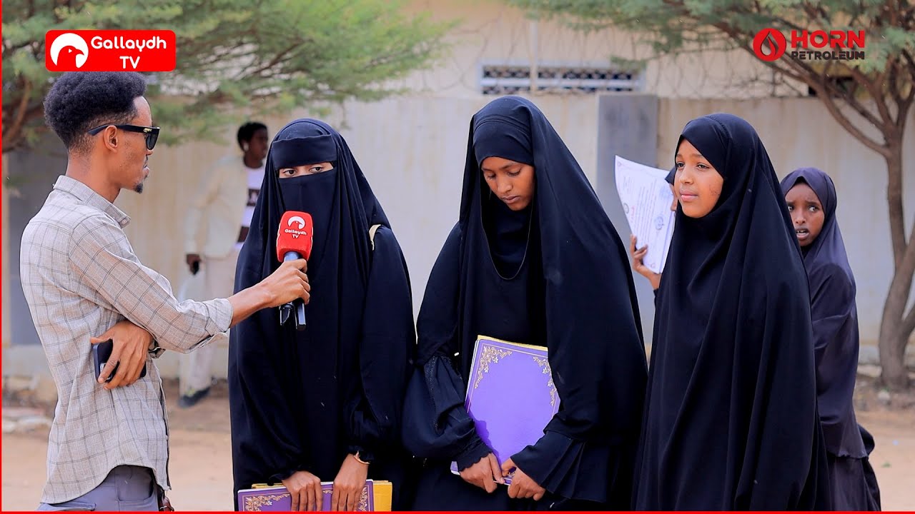 Sadex Hablood oo walaalo ah oo kaalmo sarre galey.