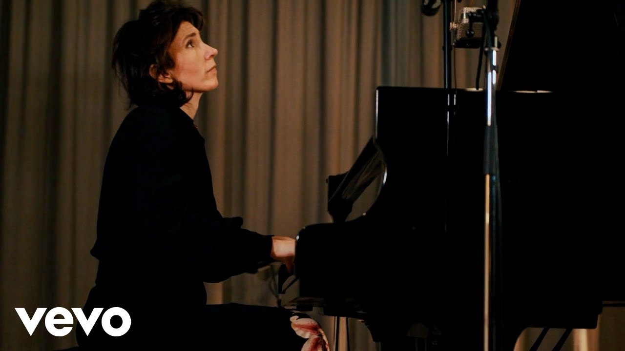 Olivia Belli - Penelopeia (Live Performance)