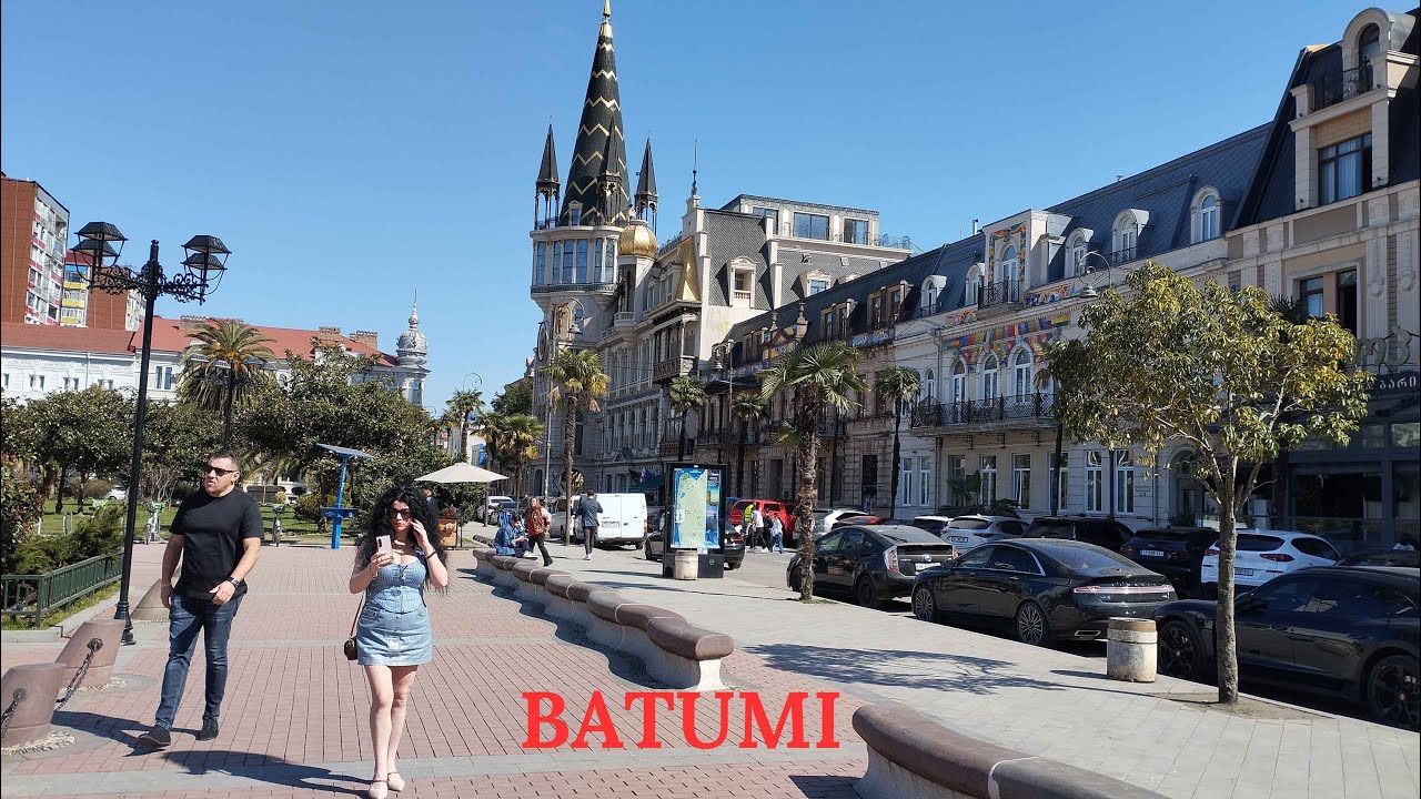 Batumi old town walking tour - Georgia's Gorgeous City | Batumi| 4K HDR