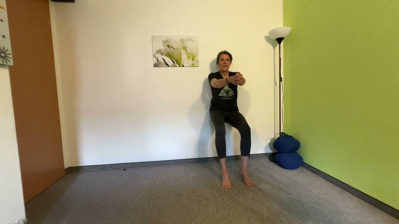 Keine Zeit für Sport? 👉 Dieses Wandsitz-Workout sieht harmlos aus. Ist es nicht.