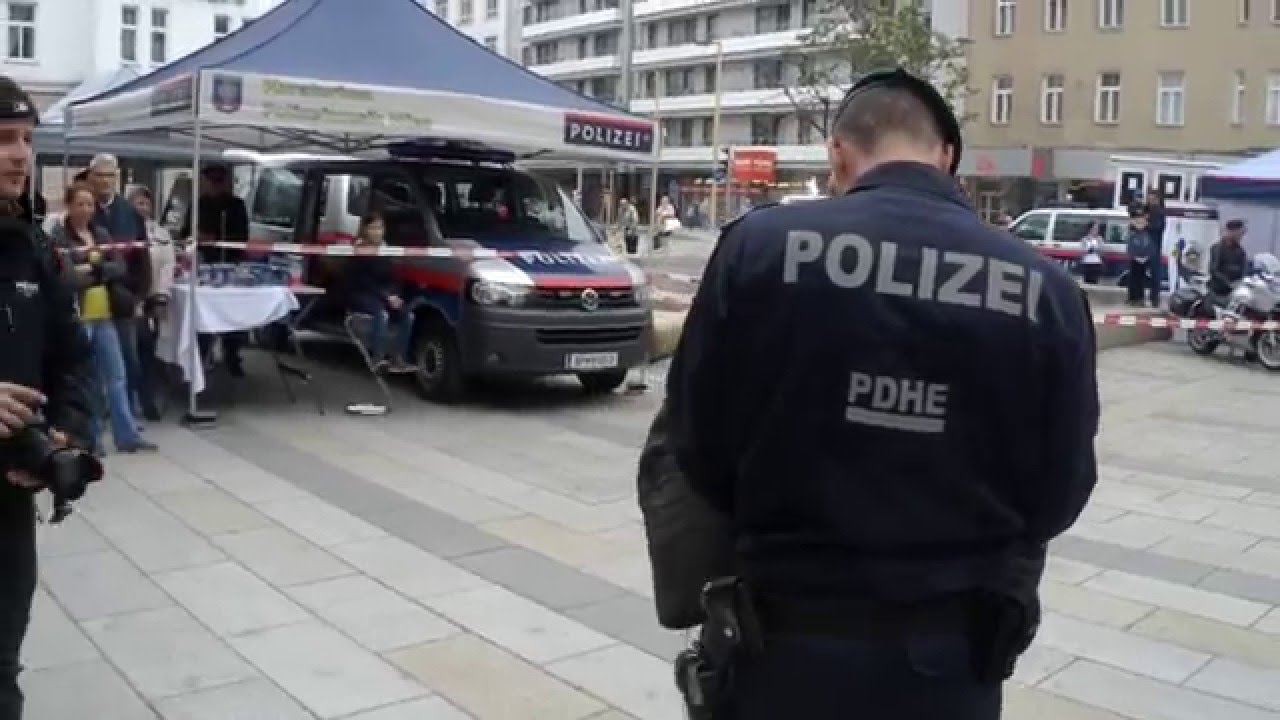 Hund gegen Polizeichef (Übung der Hundestaffel)