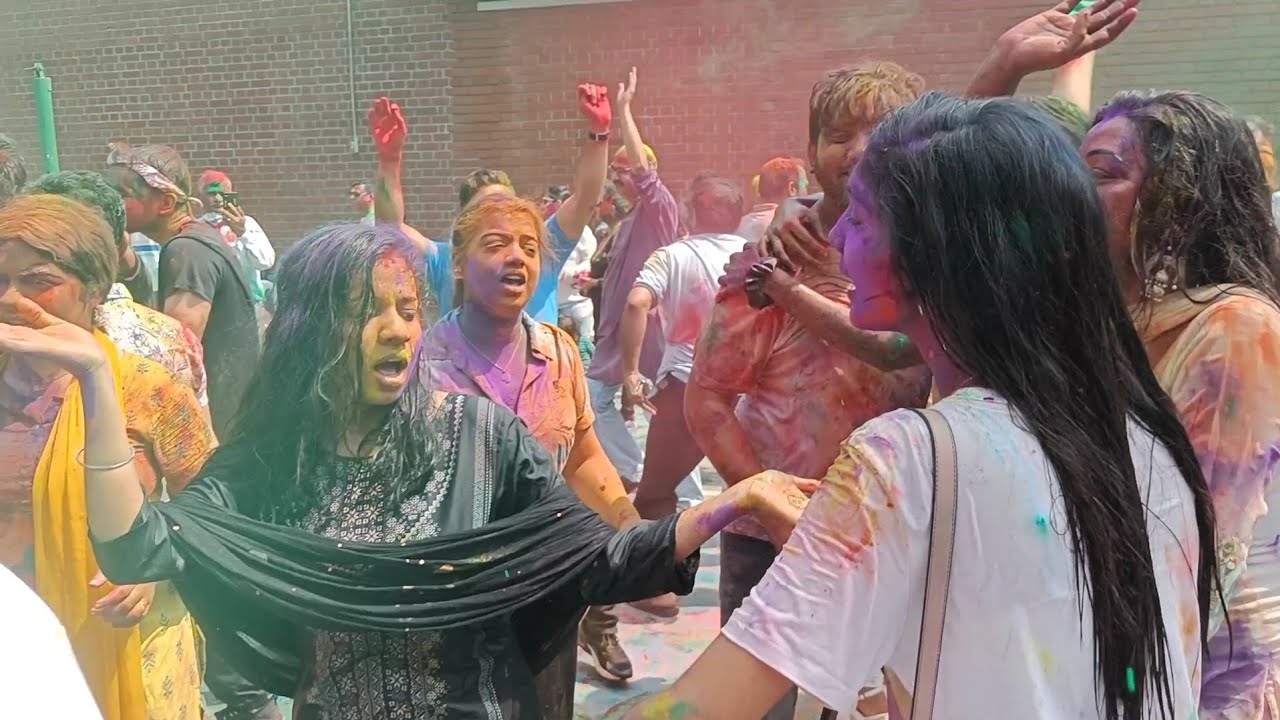 Holi in Bangladesh | Indians in Bangladesh |