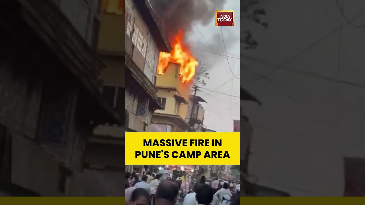 Massive Fire Breaks Out Near Bhopla Chowk in Pune’s Camp Area Amid Shopping Rush