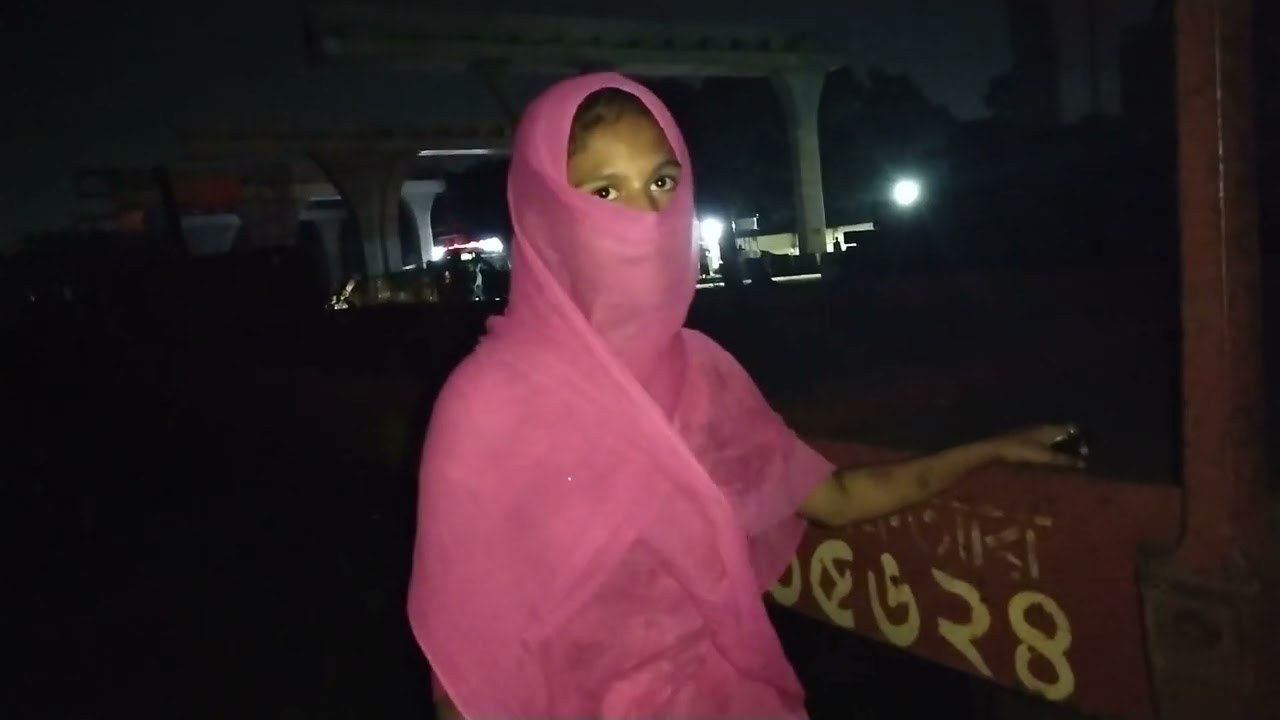 রেল লাইনে ব্যবসা l মাত্র ১২০ টাকা