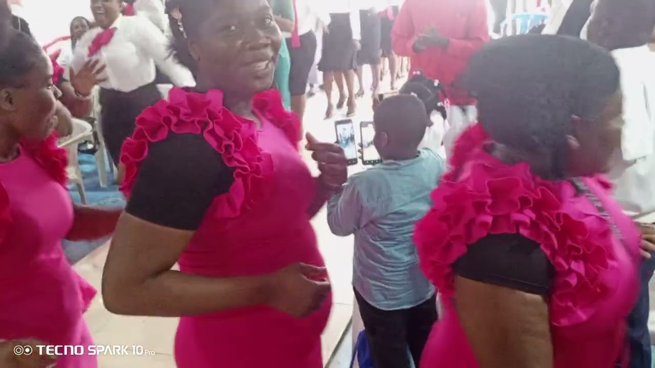 Papa mwen gen kay adorasyon tèt pati avèk sr benitho