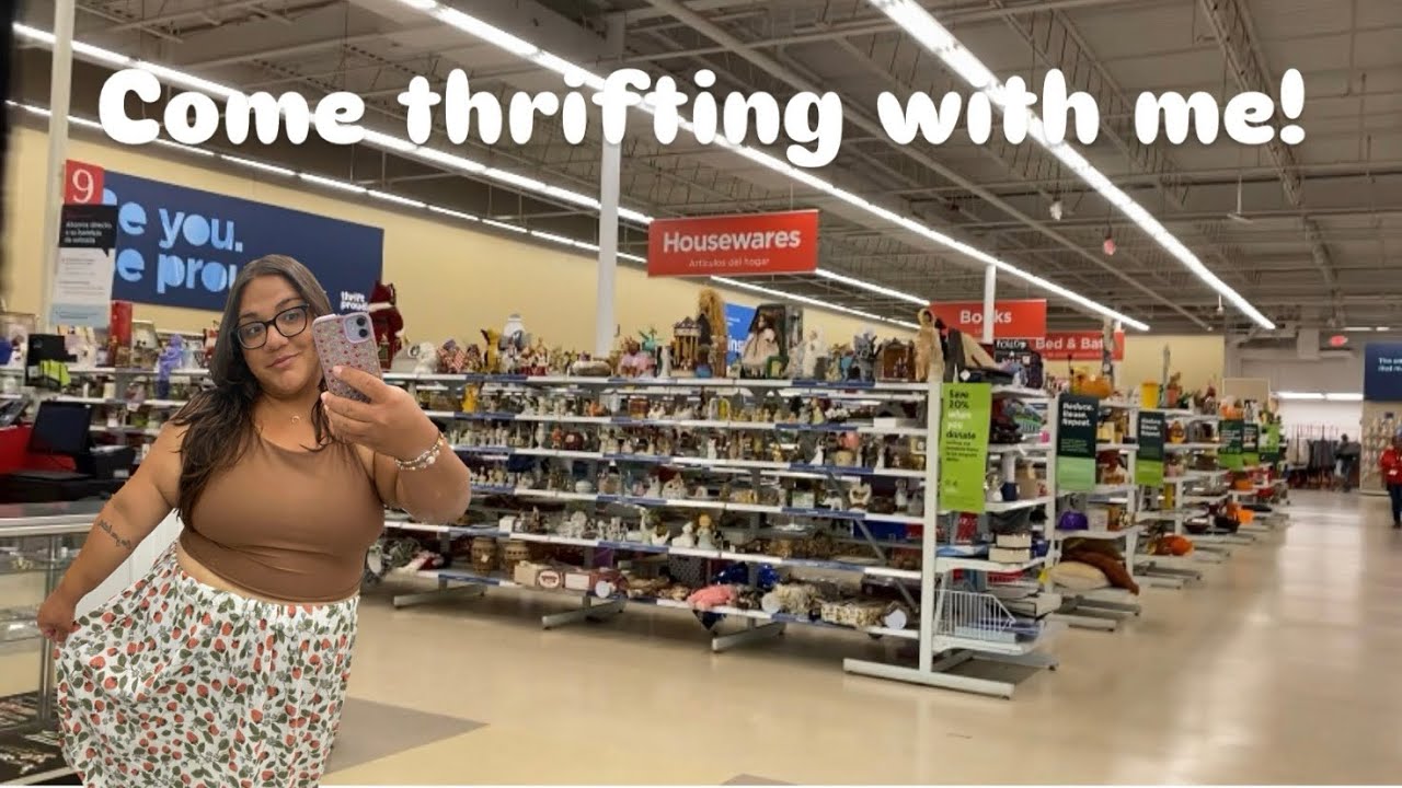 Thrift with me | Plus size thrifting | end of summer  clearance 