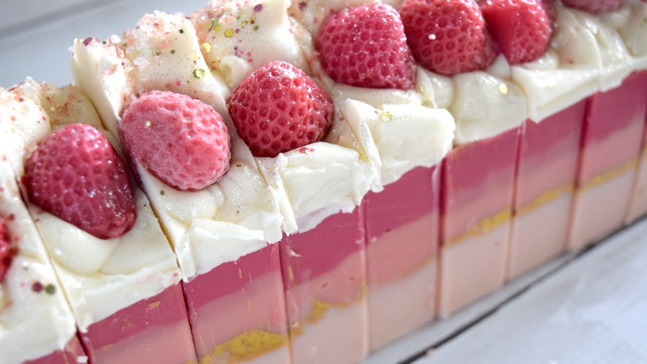 Cold Process Valentine Soap Making Strawberry and Champagne with Gold Mica Line