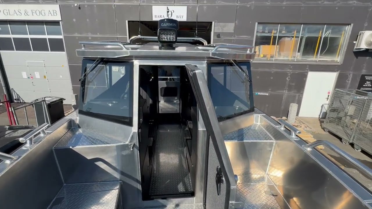 Walk-thru av UMS 865HT med 2x 300hk Mercury Verado V8