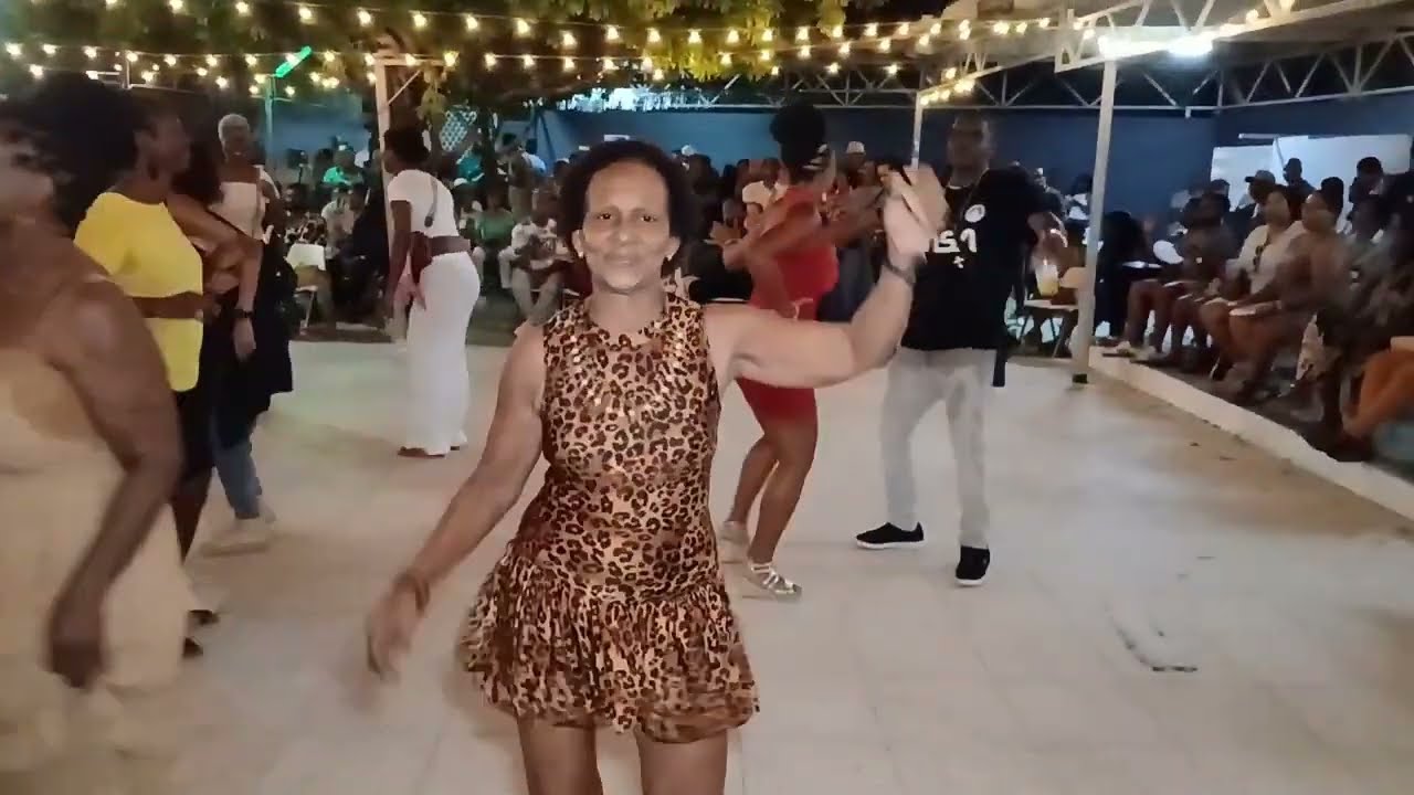 Den tak'midè tei & Hende ku ta trata mi kanta pa Tela