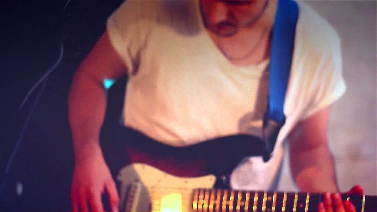the livework unit - 'blue eyes' (live)