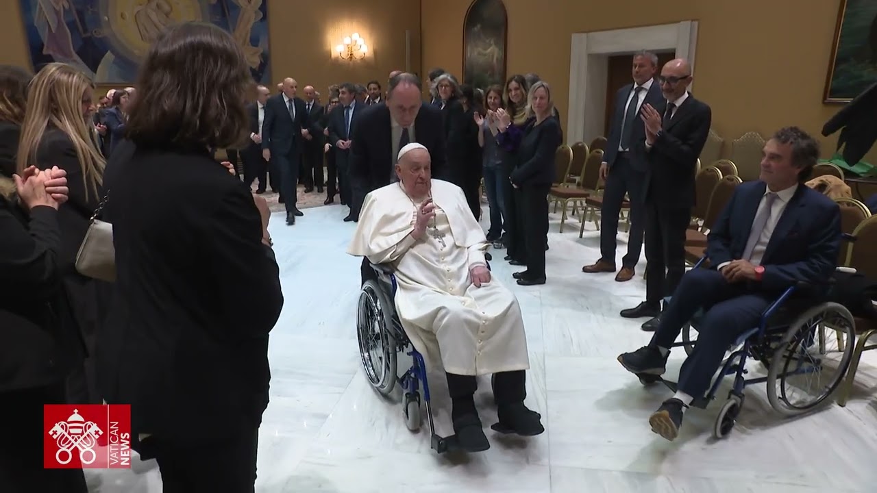 El Papa Francisco recibe al personal del hospital Gemelli
