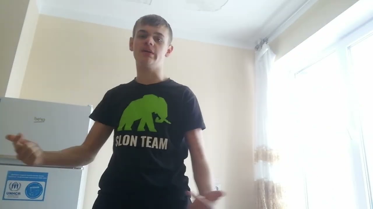Готовлю оладьї з варенням 