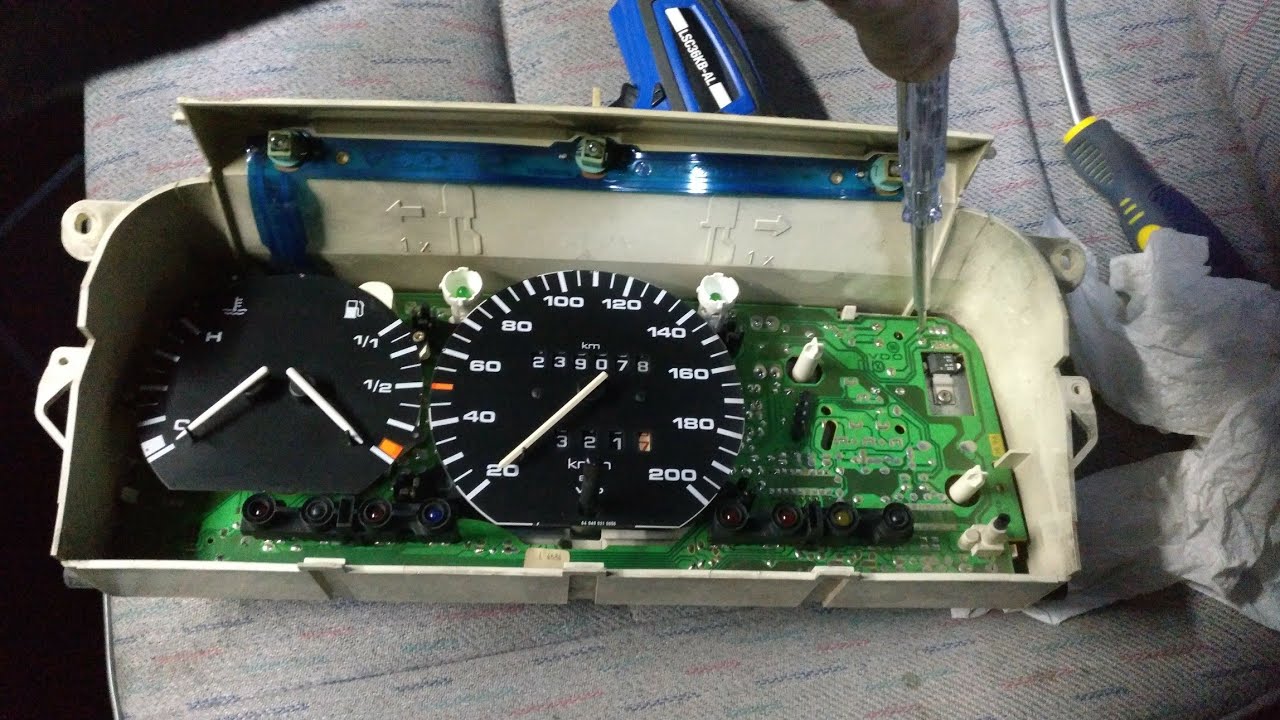 Volkswagen T4 brico para arreglar aguja de gasoil y de temperatura