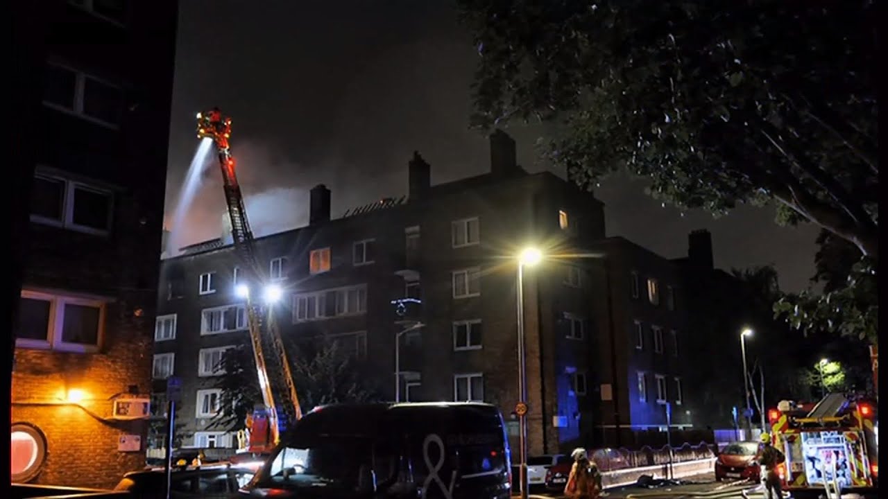 Fire breaks out at Battersea block of flats in London (UK) 11/Sep/2025